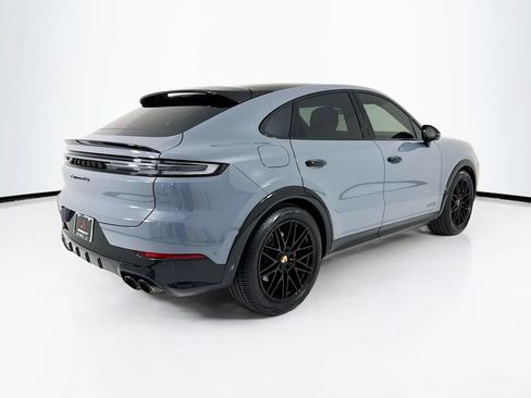 Certified 2025 Porsche Cayenne GTS AWD/4WD image 9