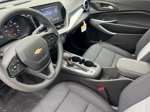 New 2026 Chevrolet Trax LS w/ LS Convenience Package image 7