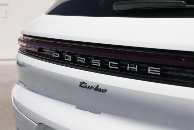 Used 2025 Porsche Cayenne Turbo AWD/4WD image 32