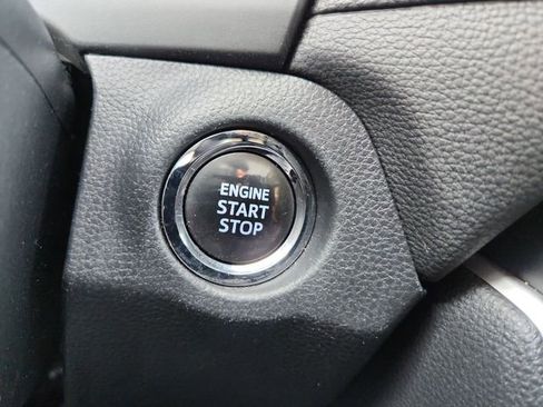 Used 2022 Toyota RAV4 XLE Premium image 16