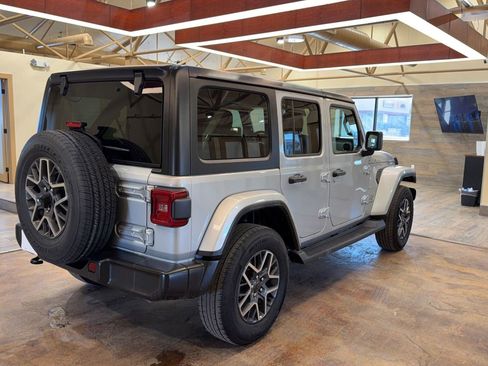 Used 2024 Jeep Wrangler Unlimited Sahara image 4