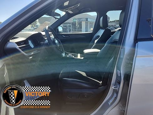 Certified 2024 Jeep Grand Cherokee Altitude image 21