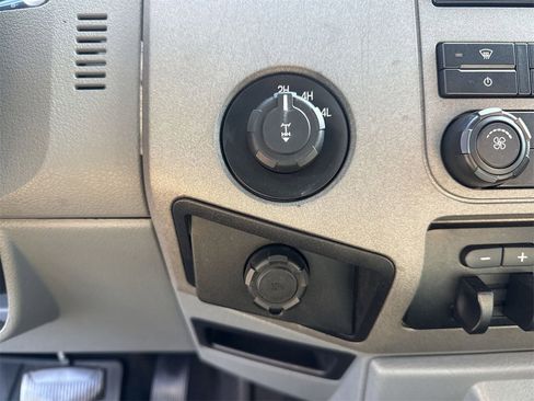 Used 2011 Ford F250 XLT image 25