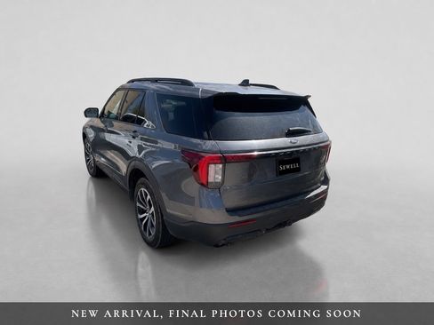 Used 2025 Ford Explorer ST-Line w/ Premium Package RWD image 4