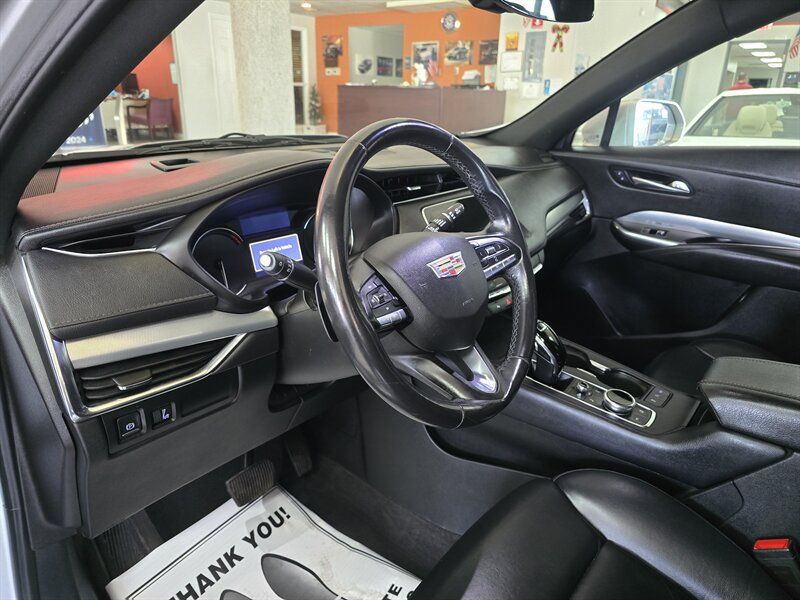 Used 2020 Cadillac XT4 Premium Luxury FWD image 7