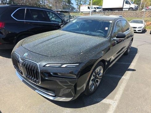 Used 2025 BMW i7 eDrive50 w/ Premium Package image 1