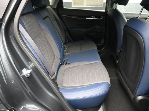 Used 2025 Kia Seltos S AWD/4WD image 23