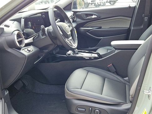 New 2026 Chevrolet Trax ACTIV w/ Driver Confidence Package image 18