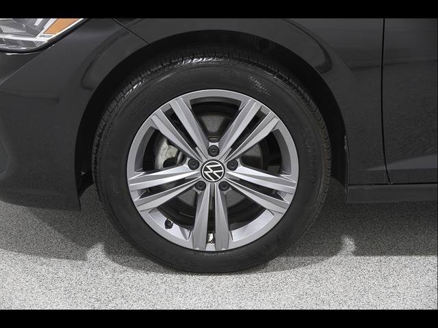 Certified 2023 Volkswagen Jetta SE FWD image 20