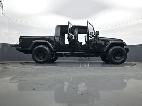 Used 2021 Jeep Gladiator Willys image 33