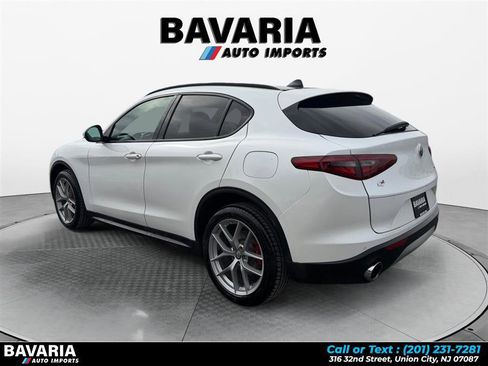 Used 2018 Alfa Romeo Stelvio Ti Sport image 3
