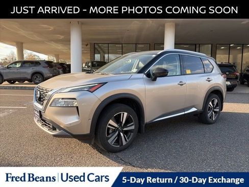 Certified 2022 Nissan Rogue SL w/ SL Premium Package image 3