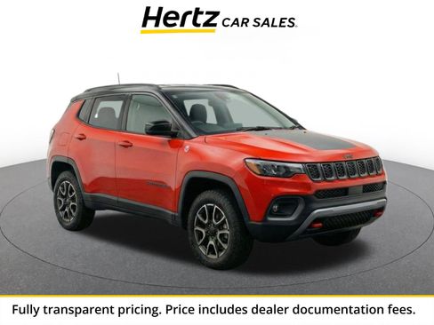 Used 2025 Jeep Compass Trailhawk AWD/4WD image 1