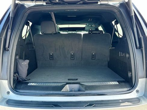 Used 2024 Chevrolet Suburban Z71 w/ Luxury Package AWD/4WD image 16