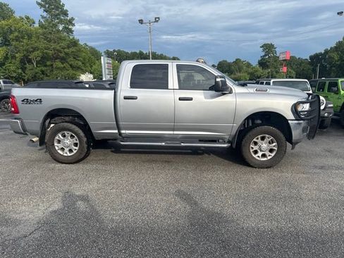 Used 2024 RAM 2500 Tradesman w/ Chrome Appearance Group AWD/4WD image 2