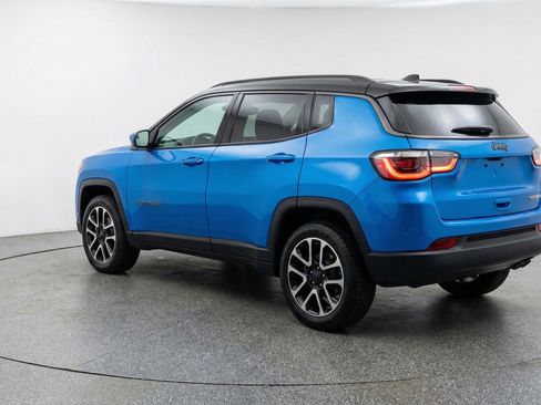 Used 2025 Jeep Compass Trailhawk image 6
