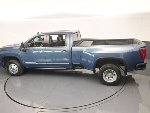 Used 2025 Chevrolet Silverado 3500 High Country w/ Technology Package AWD/4WD image 62