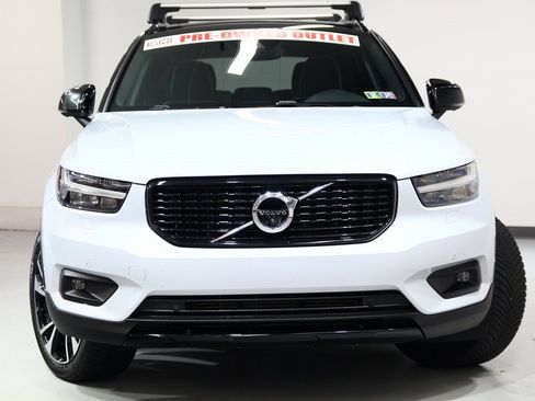 Used 2021 Volvo XC40 T5 R-Design w/ Advanced Package image 3