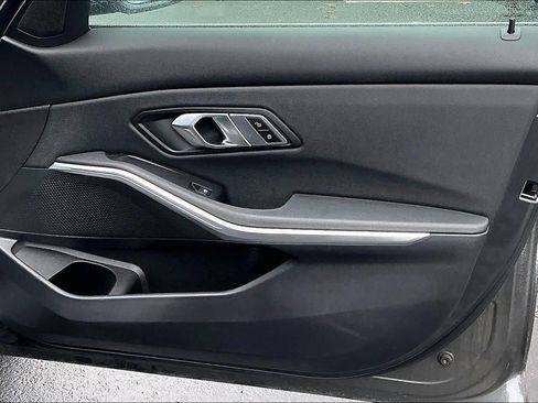 Used 2020 BMW 330i Sedan w/ Premium Package image 25