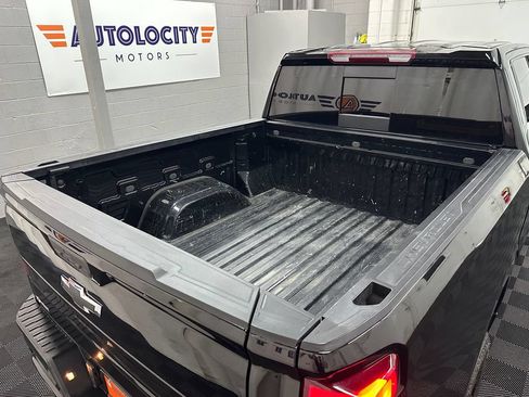 Used 2025 Chevrolet Silverado 1500 LT Trail Boss w/ LT Trail Boss Premium Package AWD/4WD image 11