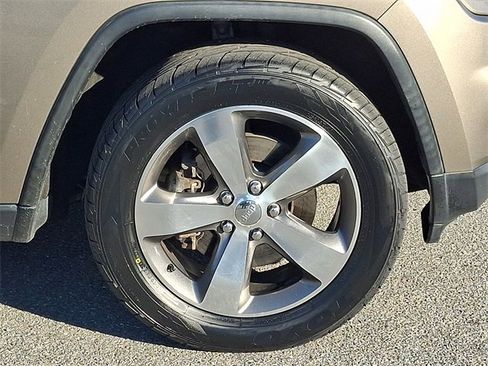 Used 2016 Jeep Grand Cherokee Limited image 8
