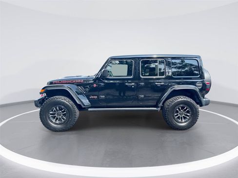 Used 2024 Jeep Wrangler Unlimited Rubicon AWD/4WD image 5