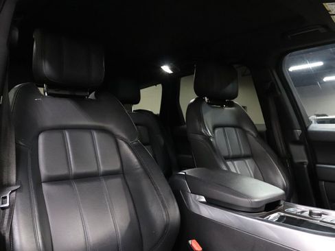 Used 2019 Land Rover Range Rover Sport SE image 24