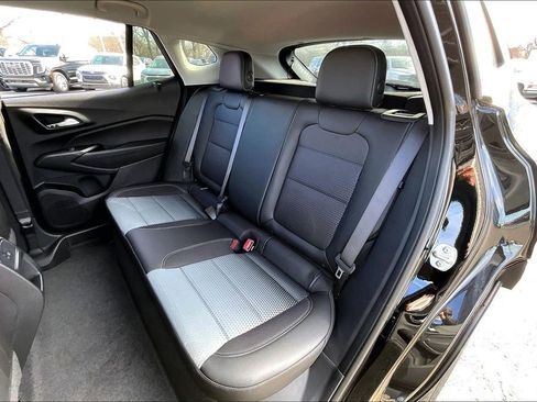 New 2025 Chevrolet Trax LT w/ Driver Confidence Package image 10