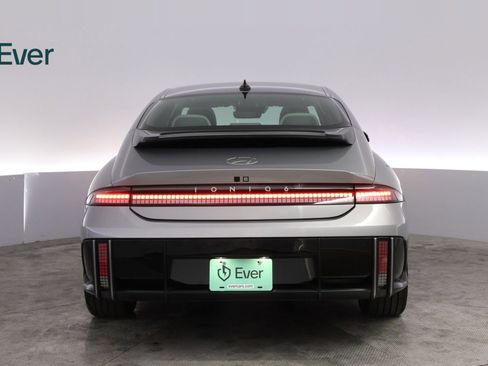 Used 2024 Hyundai Ioniq 6 SEL RWD image 15