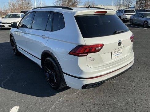 Used 2024 Volkswagen Tiguan SE R-Line image 8