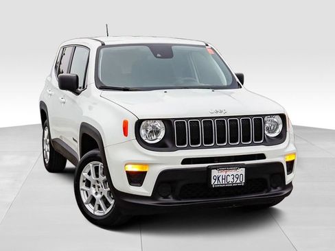 Used 2023 Jeep Renegade Latitude AWD/4WD image 2