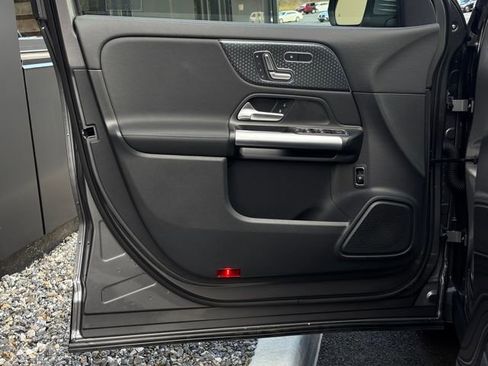 Used 2025 Mercedes-Benz GLA 250 4MATIC image 15