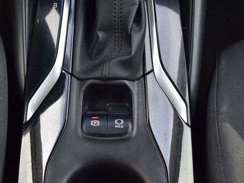 Used 2021 Toyota Corolla LE image 29