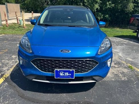 Used 2020 Ford Escape Titanium AWD/4WD image 3