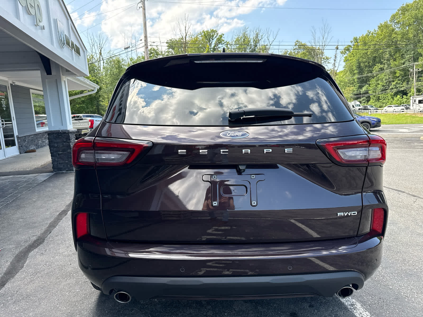Used 2023 Ford Escape ST-Line w/ Tech Pack #1 AWD/4WD image 4