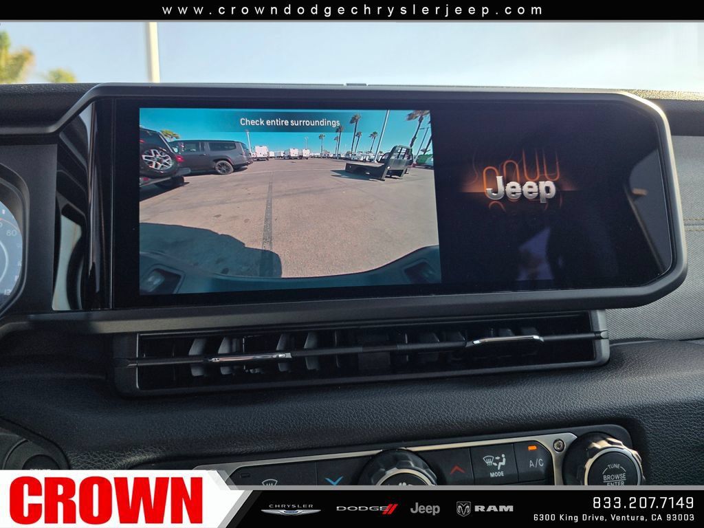 Used 2025 Jeep Gladiator Mojave AWD/4WD image 22