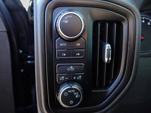 Used 2022 Chevrolet Silverado 1500 Custom Trail Boss AWD/4WD image 14