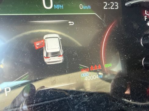 Used 2025 Toyota RAV4 XLE FWD image 18