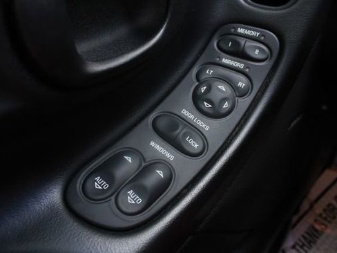 Used 2000 Chevrolet Corvette Coupe w/ Memory Pkg RWD image 6