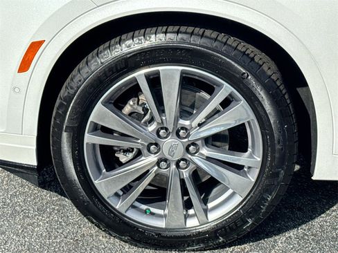 Used 2025 Cadillac XT6 Premium Luxury w/ Technology Package image 12