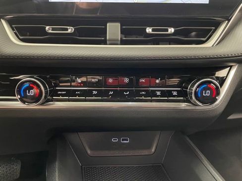 New 2026 Chevrolet Equinox LT w/ Convenience Package II AWD/4WD image 6