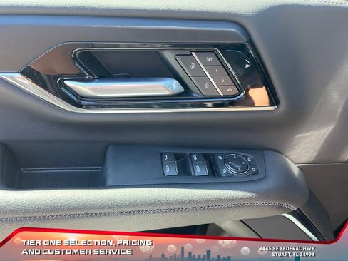 New 2025 GMC Yukon XL Denali w/ Denali Reserve Package image 18