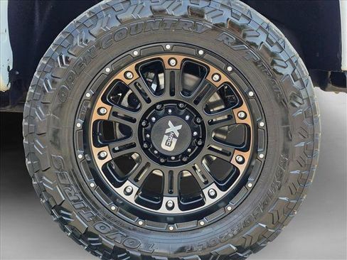 Used 2023 GMC Sierra 2500 AT4 w/ AT4 Premium Plus Package AWD/4WD image 8