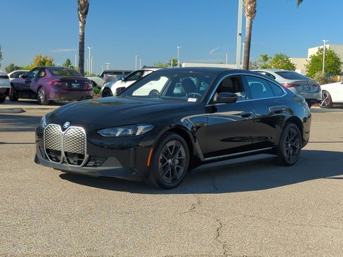 Used 2025 BMW i4 eDrive40 w/ Parking Assistance Package image 5
