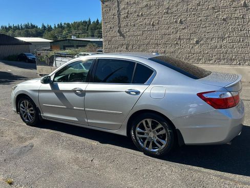 Used 2014 Honda Accord Touring image 7