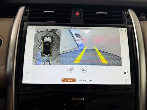 Used 2025 Land Rover Discovery S image 18