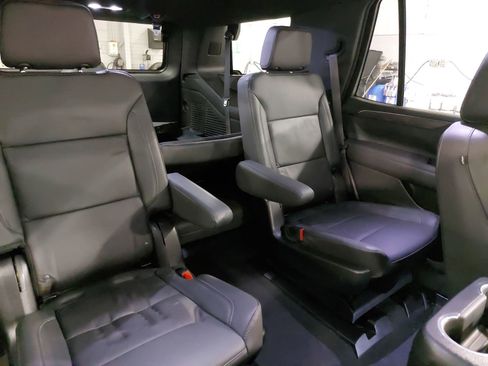 Used 2022 Chevrolet Tahoe LT w/ Luxury Package image 12