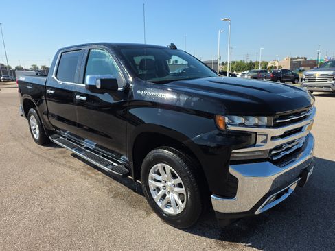 Used 2020 Chevrolet Silverado 1500 LTZ AWD/4WD image 2