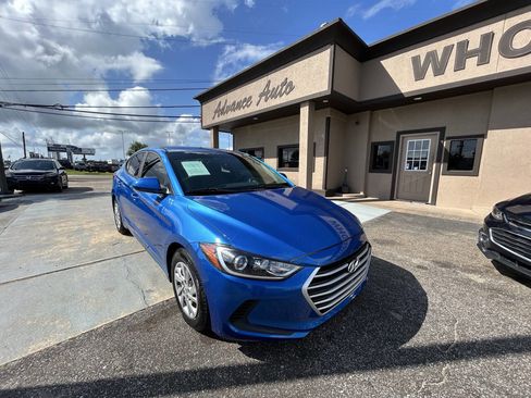 Used 2017 Hyundai Elantra SE FWD image 4