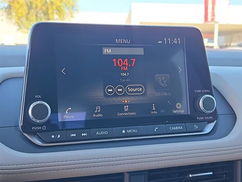 Used 2025 Nissan Rogue SV image 22